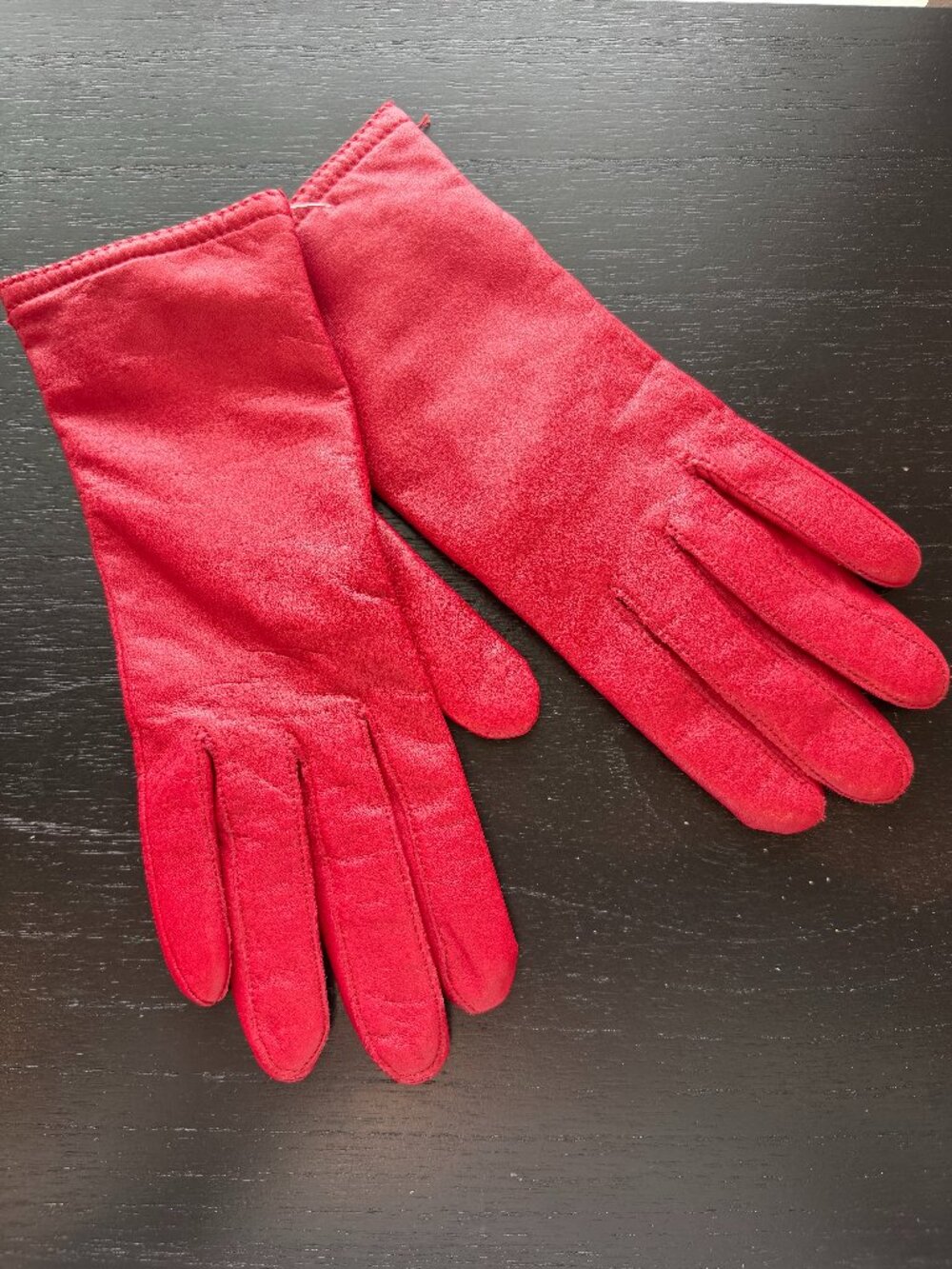 NWOT Grandoe Red 100% Leather Gloves Medium